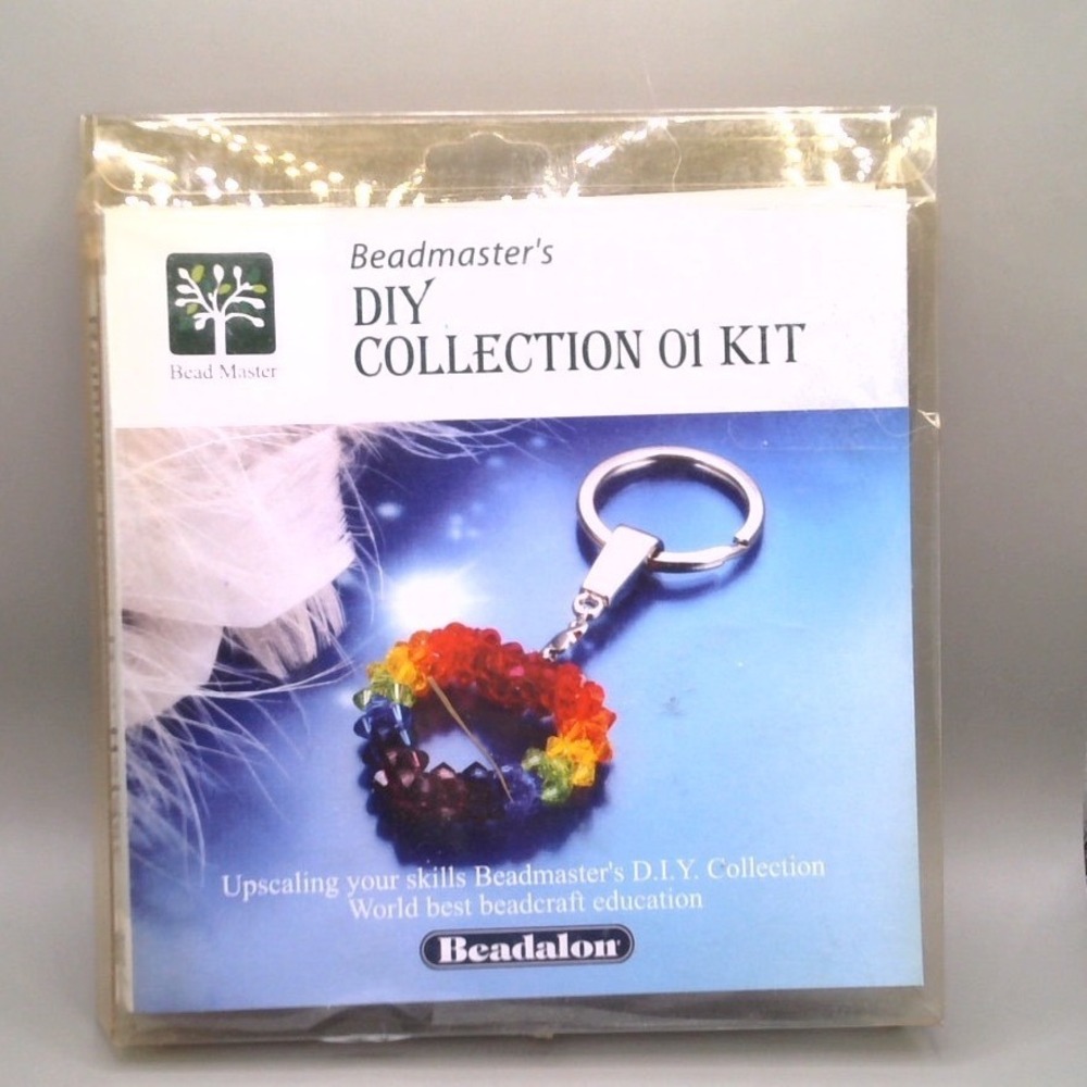 Beadmaster DIY Collection 01 Kit Beadalon Rainbow Beaded Heart Keychain Craft